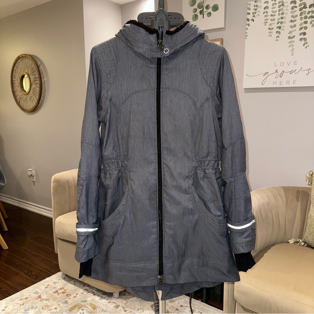 Lululemon Apres Run Anorak Grey - Picture 3 of 6
